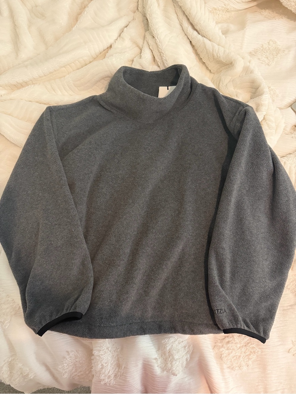 Aritzia Vale Funnel Neck Bigfoot Fleece